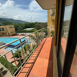 Acogedor Con Piscina Apartamento